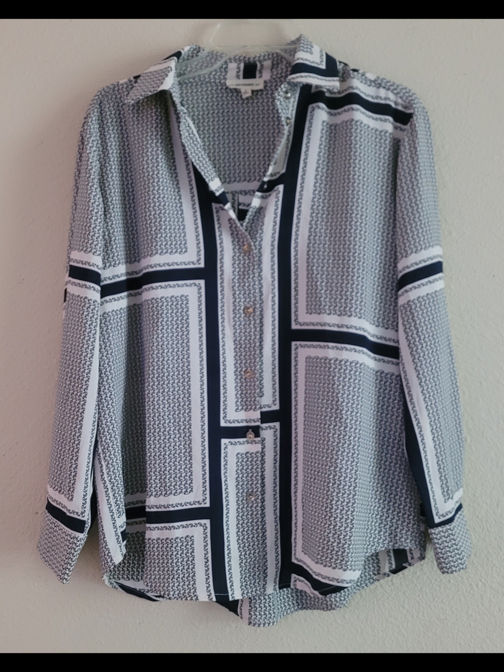 eesome Sz Small Geometric Lomg Sleeve Blouse